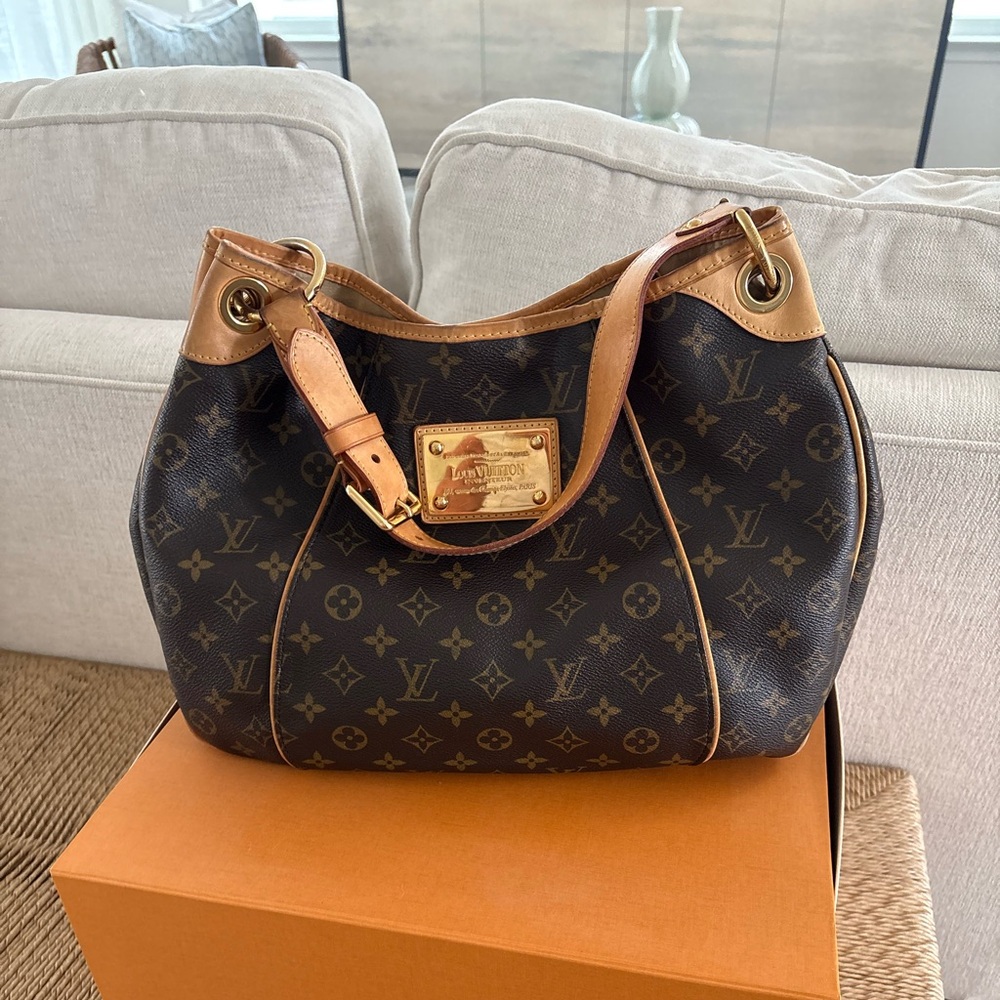 Louis Vuitton GALLIERA handbag